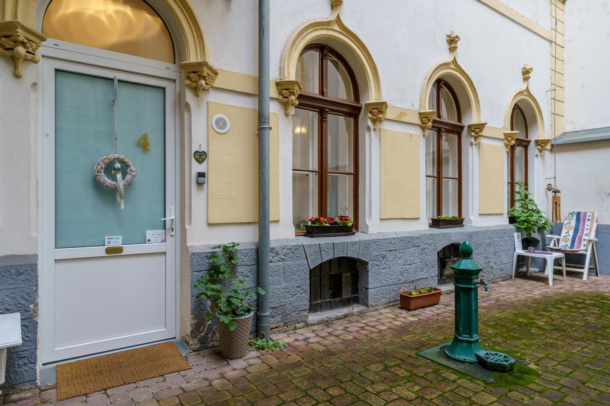 Barka Home In Downtown Buda Boedapest Buitenkant foto